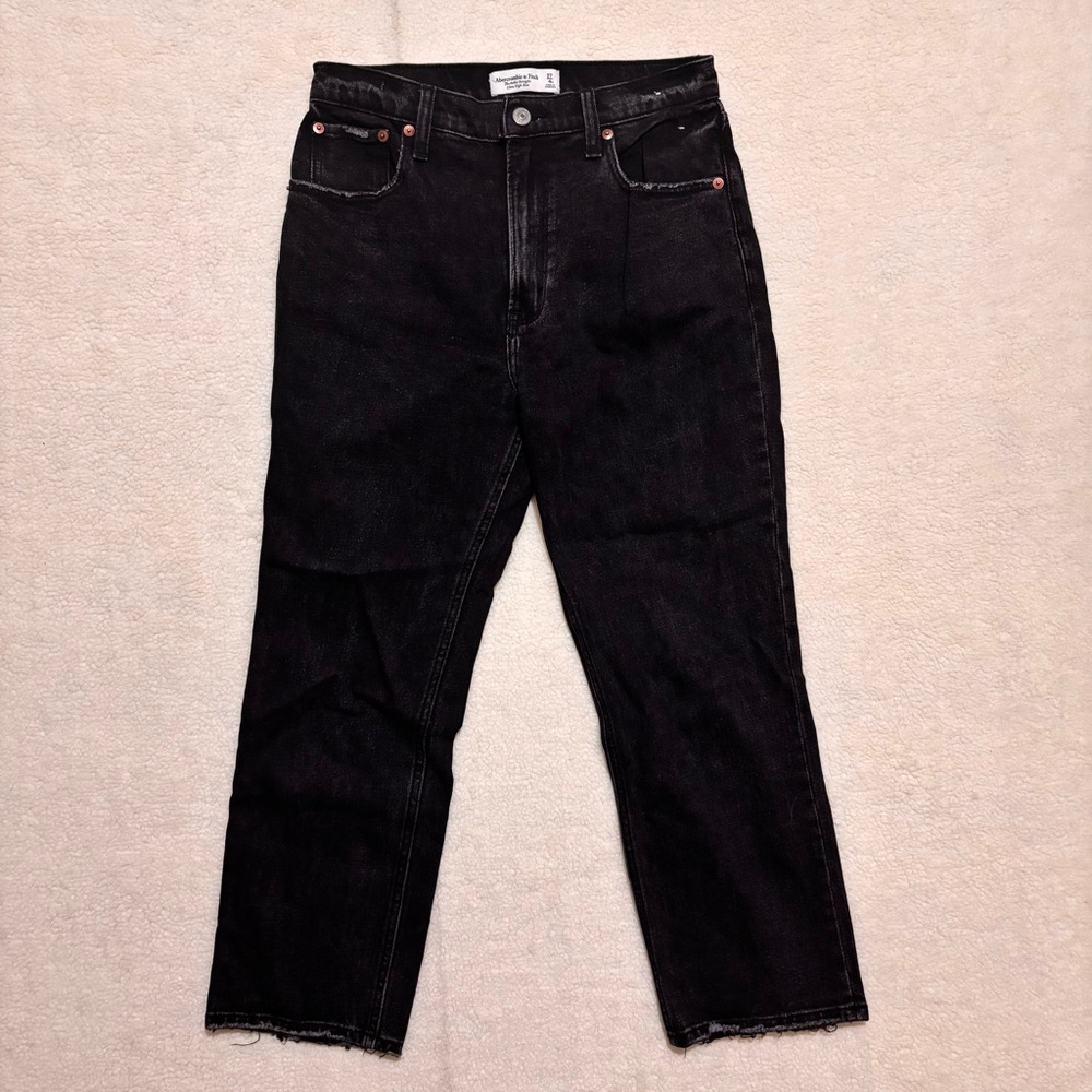 Abercrombie & Fitch Ultra High Rise Ankle Straight size 27/4 Short Black Jeans